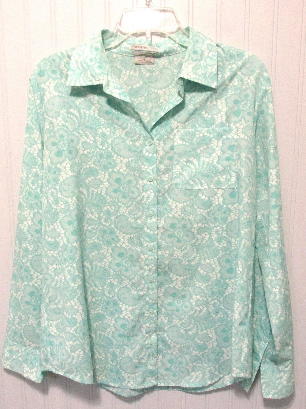 White & Turquoise Floral Long-Sleeved Shirt, Size M
